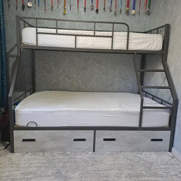 детские кроватки 3 в 1: Двухъярусная кровать с нижним широким спальным местом и выдвижными