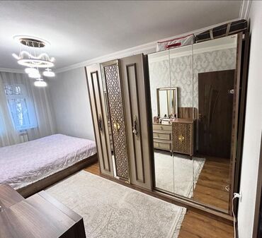 az işlənmiş yataq dəstləri: İkinəfərlik çarpayı, Dolab, Termo, Ukrayna