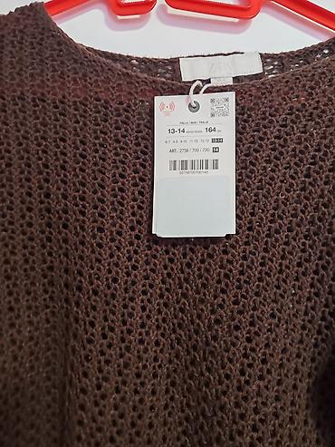 ZARA pleteni top sa resama - Model: kratki pleteni džemper/top sa