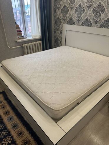 матрасы на кровать 180х200: Двуспальная кровать, Б/у, С матрасом, длина - 2000 см