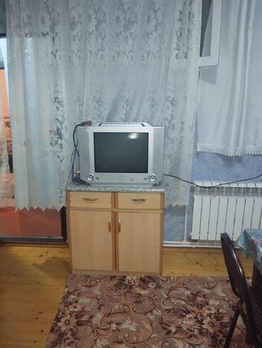 Ev üçün digər mallar: Təmiz, Səliqəli və ailə üçün tam uyğun ev kirayə verilir! Ev 1 — 8