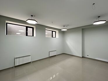 мебель для офиса: Продаю Офис 30 м², С ремонтом, Без мебели, Многоэтажное здание, Цокольный этаж