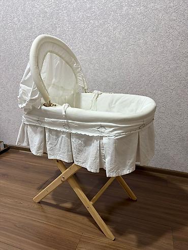 Oğlan və qız üçün, Yeni, Dördbucaq, Beşik, Dəstsiz, Matrassız, Yellənmə mexanizmsiz