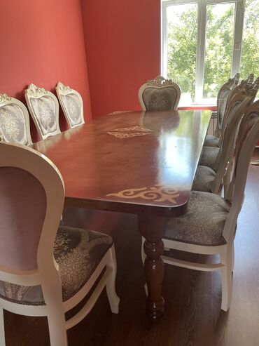 продаю столы и стулья: Стол, цвет - Коричневый, Б/у