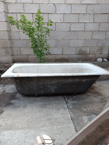 пластик бу терезе: Ванна Сүйрү, Материалы: Чоюн, Өлчөмү: 150 x 70 см