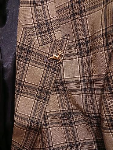 kiton kurtka: Təcili satılır. 1 dəfə geyinilib. 200 azn alınıb. 35azn son qiymət — 5