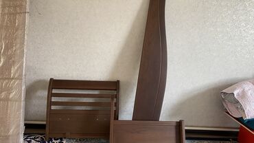 столы для кафе бу: Пподаю новые двухспальный, односпальный кровати из массива бука. Без