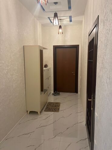 2 комнатные квартиры в говсанах: 235 kv 4 otaqlı ev. 3 yataq otağı, 2 sanuzer, sauna, geniş