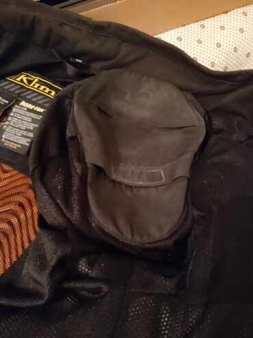 Sportska odeća: Gornji deo odeće, Za odrasle, Upotrebljenо — 13