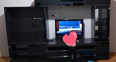 qara un: İşlənmiş, TV stend, Türkiyə — 3