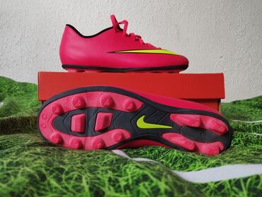 nike patike za fudbal: Nike kopacke original proju se zbog malog broja broj 38 kopacke