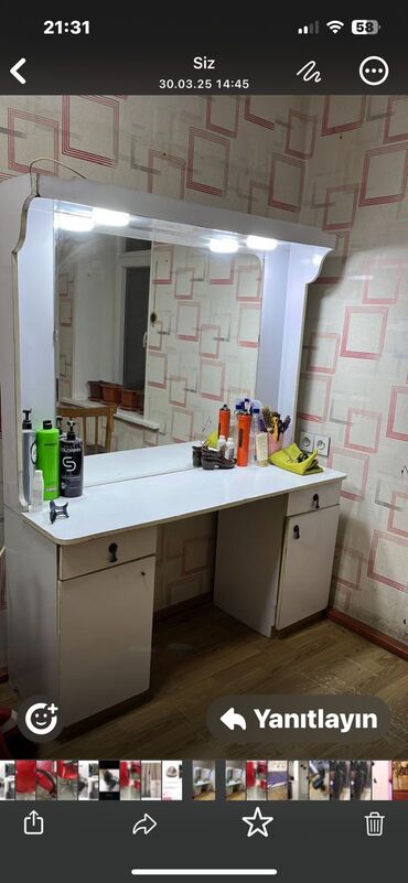Salon masaları: İşlənmiş, Makiyaj üçün masa, Güzgülü