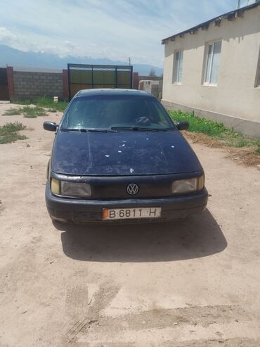 авто уналар: Volkswagen Passat: 1988 г., 1.8 л, Механика, Бензин, Седан