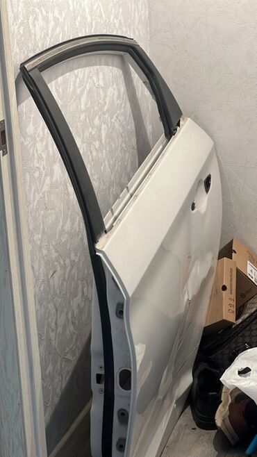 Двери и комплектующие: Дверь Задняя левая Hyundai, Б/у