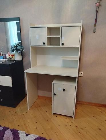 Oğlan və qız üçün, Yeni, Yazı masası