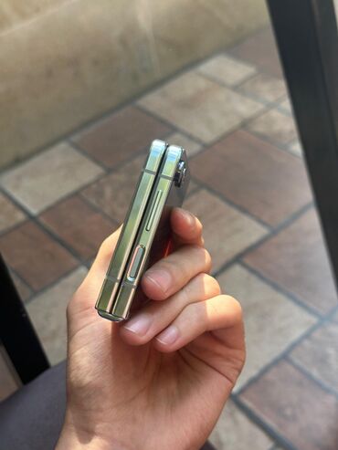 телефоны раскладушки fly ezzy trendy: Samsung Z Flip, 256 ГБ, цвет - Зеленый, Отпечаток пальца