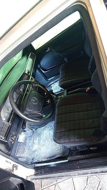 Mercedes-Benz: Mercedes-Benz 190E sedan - Korpus: klassik W201 kuzov, gümüşü rəng — 5