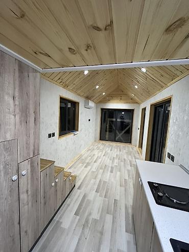 Konteynerlər: Modul tipli mobil ev – “tiny house” Xüsusiyyətlər: - Daşınan — 7
