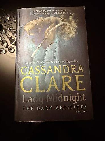Художественная литература: Cassandra Clare müəllifinin **The Dark Artifices** seriyasından 3 — 4