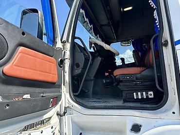 Тягачи: Тягач, Volvo, 2001 г., Шторный — 3