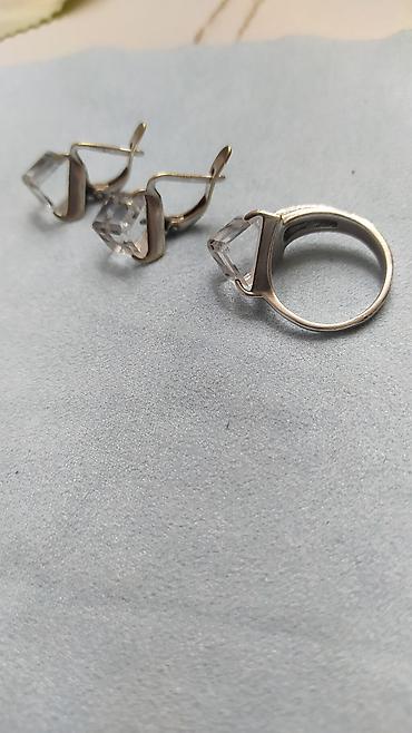 Серебряные наборы украшений: Набор украшений: серьги + кольцо с прозрачными камнями,горный хрусталь — 6