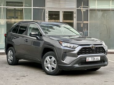 срочно в связи с переездом: Toyota RAV4: 2021 г., 2.5 л, Автомат, Бензин, Кроссовер