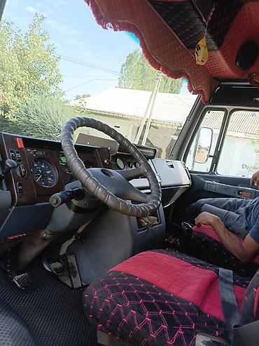 Mercedes-Benz T2 (длиннобазный фургон) - Кузов: цельнометаллический