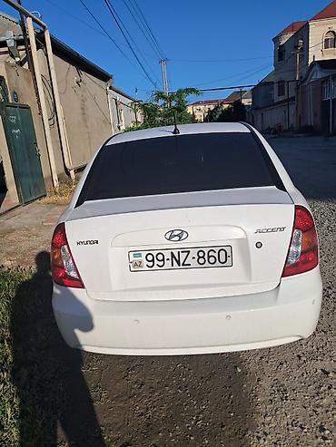 Hyundai: Hyundai Accent: 1.4 l | 2010 il Sedan — 3