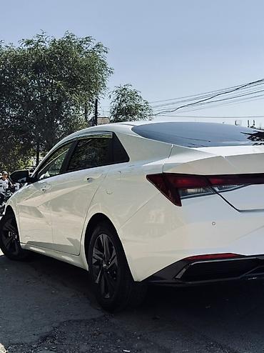 mers e210: Hyundai Elantra: 2021 г., 1.6 л, Робот, Бензин, Седан — 5