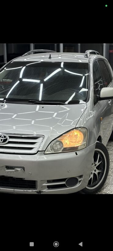 Toyota: Toyota Avensis Verso: 2003 г., 2 л, Механика, Дизель, Минивэн