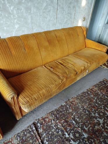 Masalar və oturacaqlar: Divan, İşlənmiş, Açılan, Bazasız, Parça, Çatdırılma yoxdur