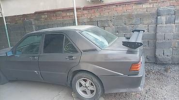 bew e34: Mercedes-Benz 190: 1985 г., Седан — 1
