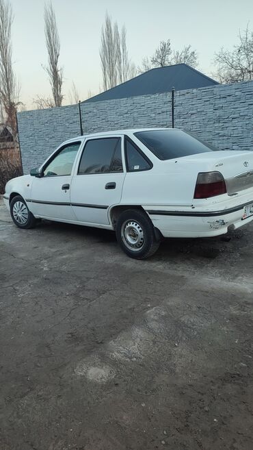 Daewoo: Daewoo Nexia: 1997 г., Механика, Седан — 4