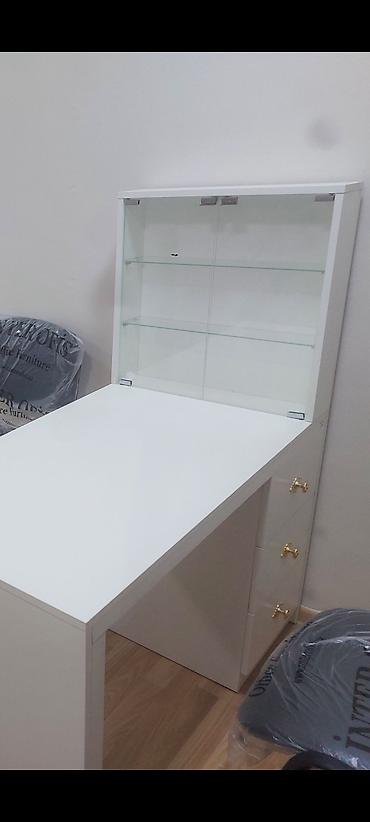 termo biləcər: Salon ücün dırnaq masası yenidi işlənməyib ag rənq satılır ünvan — 1