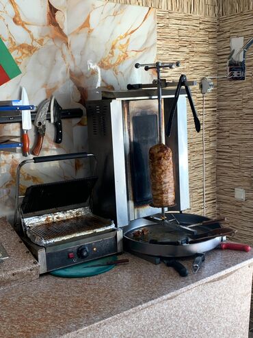 Digər restoran, kafe avadanlığı: Kafe/restoran üçün avadanlıqlar paketi Tərkib: - Vitrin soyuducu — 7