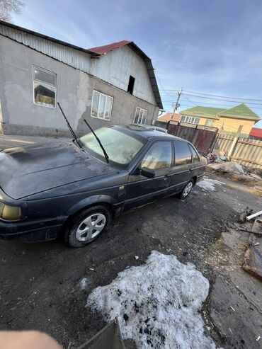 Volkswagen: Volkswagen Passat: 1988 г., 1.8 л, Механика, Бензин, Седан — 3