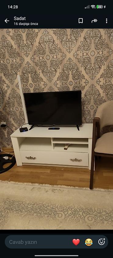 ag mebel destleri: Qonaq otağı mebel dəsti Tərkib: - Açıq rəngli masa + 6 ədəd bənövşəyi — 4