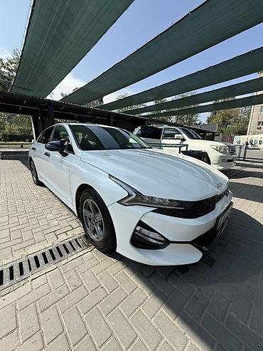 белый салон: Kia K5: 2021 г., 2 л, Автомат, Газ, Седан — 5