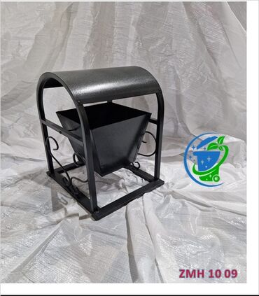 Baklar və çənlər: Məhsul: Daxili/çöl istifadə üçün metal zibil qutuları - Model — 17