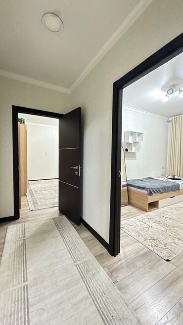 Продажа квартир: 4 комнаты, 102 м², 1 этаж — 7