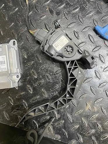 alternator cena: AUDI A6 A7 8 DELOVI PEDALA GASA 8K1823523A | audi vw delovi ALTINA — 3