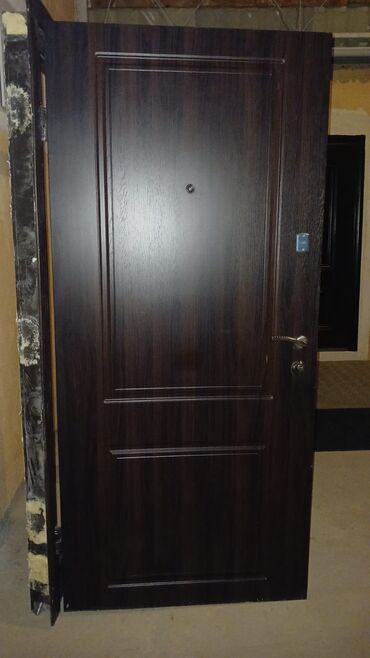 Giriş qapıları: Mənzil üçün İşlənmiş Giriş qapısı Glazok ilə, Zəmanətsiz, Ödənişli quraşdırma, Pulsuz çatdırılma — 11