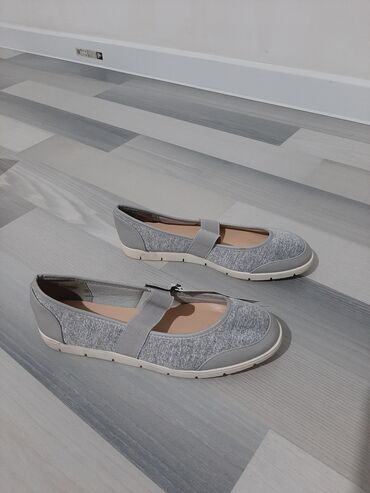 тимберленд обувь: Обувь женская НОВЫЕ, размер 39.
Цена 600с, доставка по городу 60с