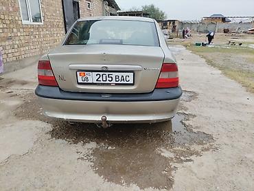 обмен дома: Opel Vectra: 1997 г., 1.8 л, Механика, Бензин, Седан — 2