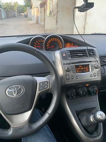 усилитель 5 1: Toyota Verso: 2009 г., 2 л, Механика, Дизель, Хэтчбэк — 2