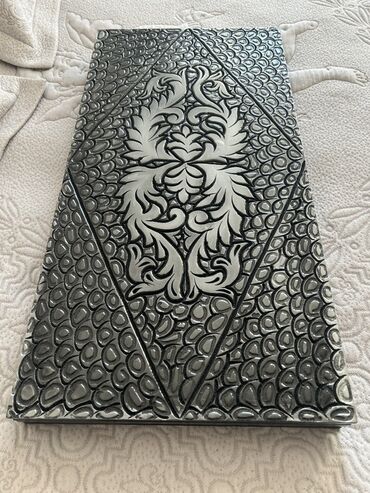 Sandıqlar: Qoz agacindan hazirlanibEl isidir.Endirim olacaq.Metal naxışlı domino — 2