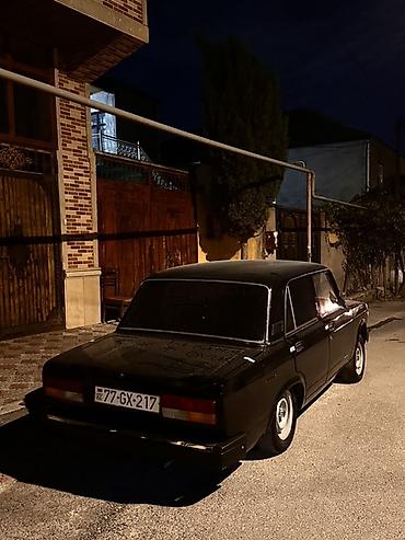 vaz nikel: VAZ 2107, qara rəng, sedan kuzov. Xüsusiyyətlər: - Arxa ötürməli, 4 — 1
