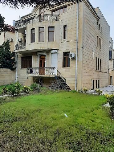 ev t: T. Əliyev küçəsində. Mülkiyyətdə 650m² olan. 7 sotda 4mərtəbəli 8 — 5