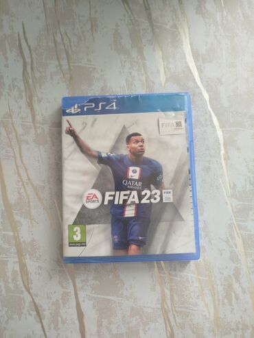 6d mark 2: Fifa 23 ps4
Barter var diskde ciziq zad yoxdur