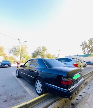 газовоз зил газовоз агзс: Mercedes-Benz W124: 1995 г., 2.2 л, Механика, Бензин, Седан